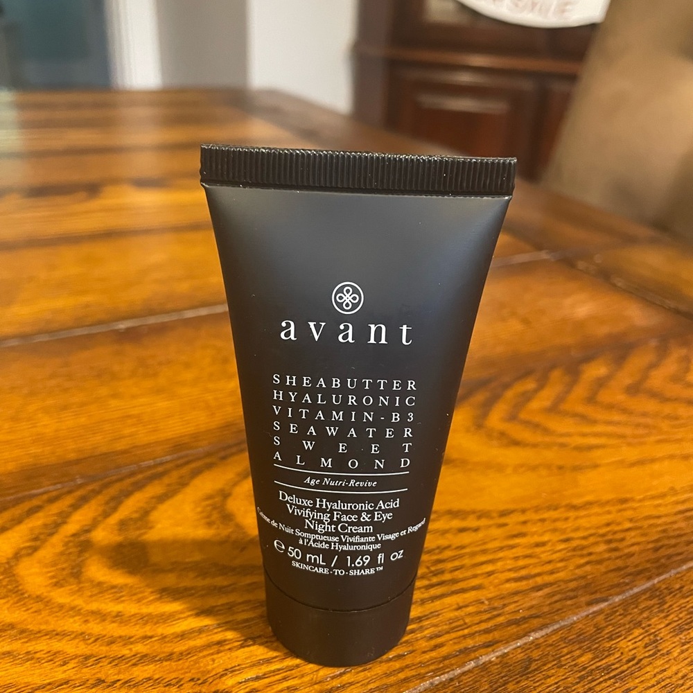 Avant- Deluxe Hyaluronic Acid Face and Night Cream 50ml